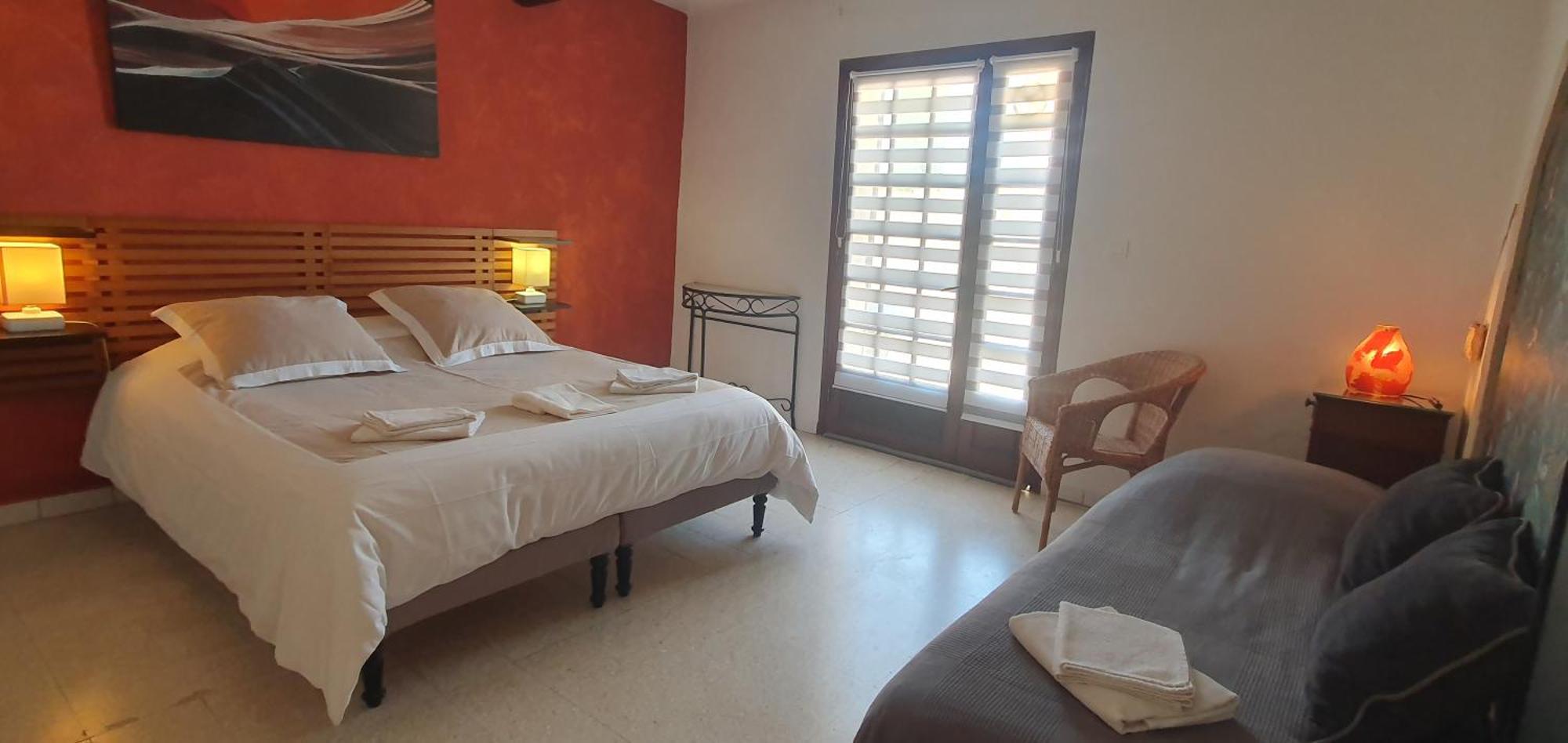 Le Jardin D'Ivana Chambres D'Hotes B&B Avec Piscine Chauffee Oppede Exterior photo