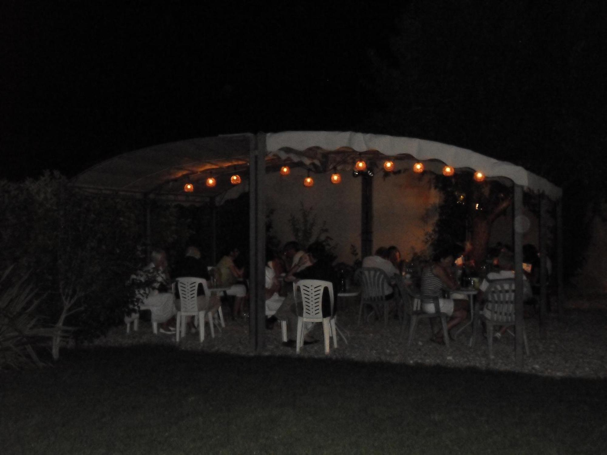 Le Jardin D'Ivana Chambres D'Hotes B&B Avec Piscine Chauffee Oppede Exterior photo