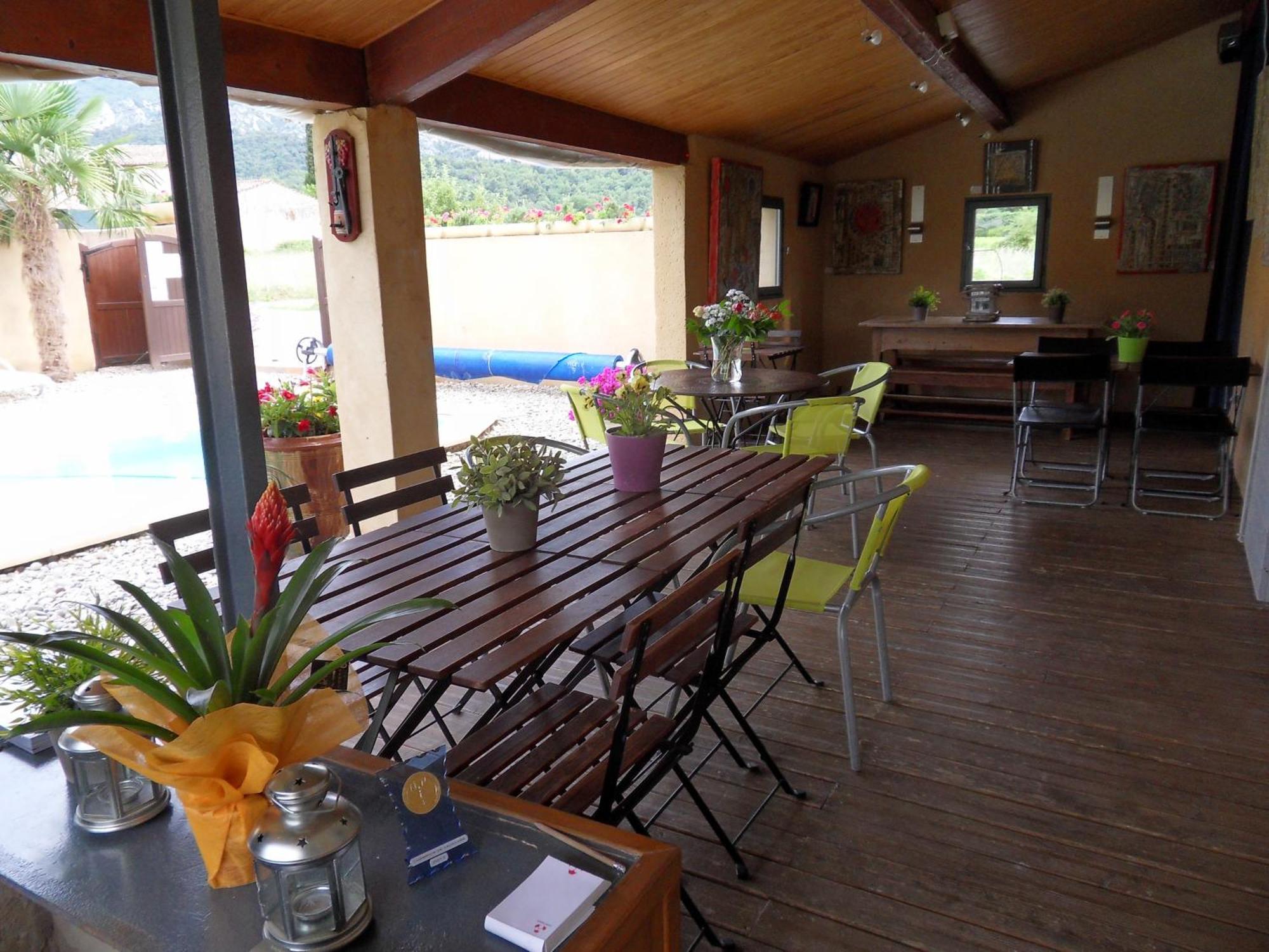 Le Jardin D'Ivana Chambres D'Hotes B&B Avec Piscine Chauffee Oppede Exterior photo