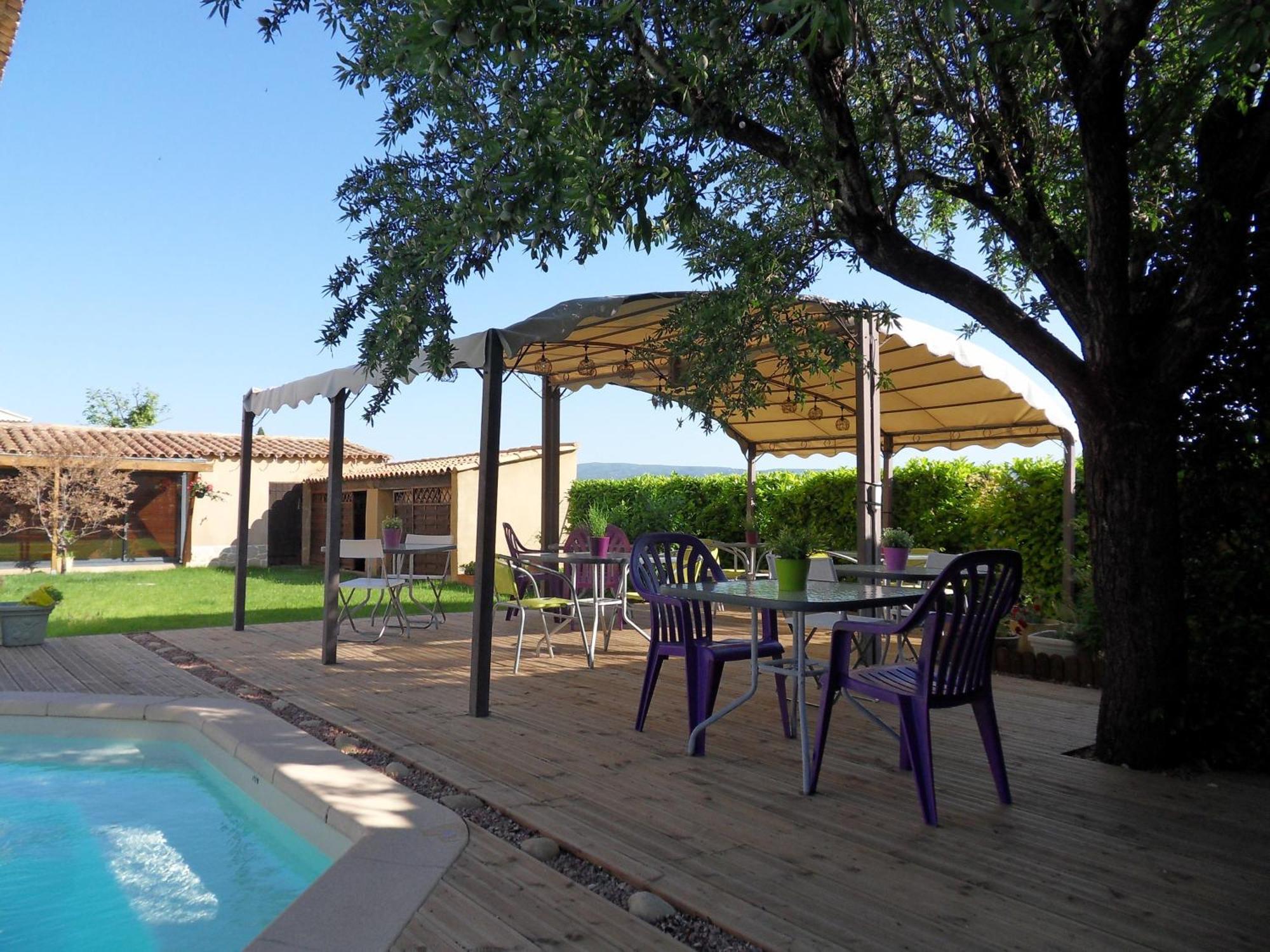 Le Jardin D'Ivana Chambres D'Hotes B&B Avec Piscine Chauffee Oppede Exterior photo