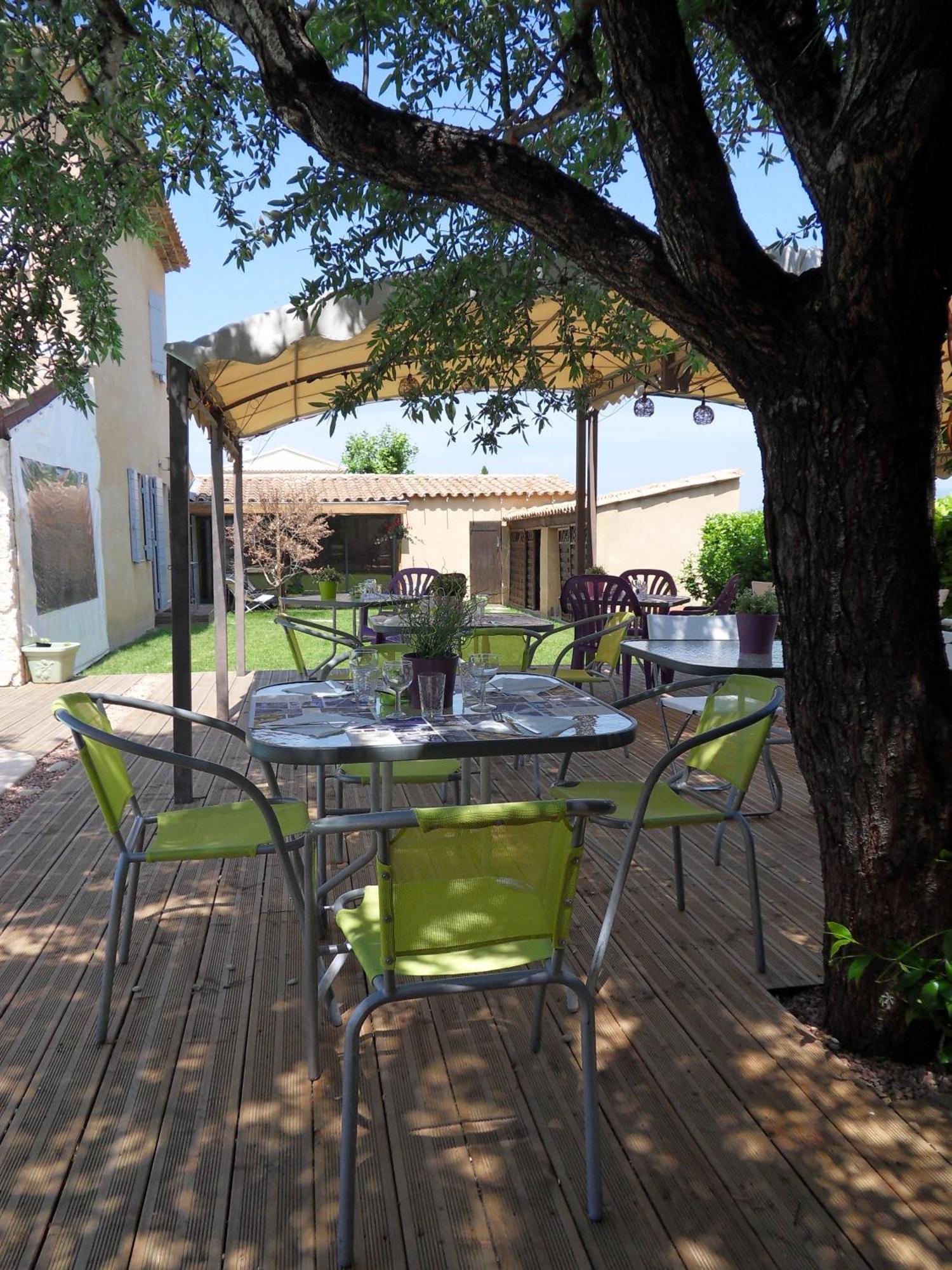 Le Jardin D'Ivana Chambres D'Hotes B&B Avec Piscine Chauffee Oppede Exterior photo