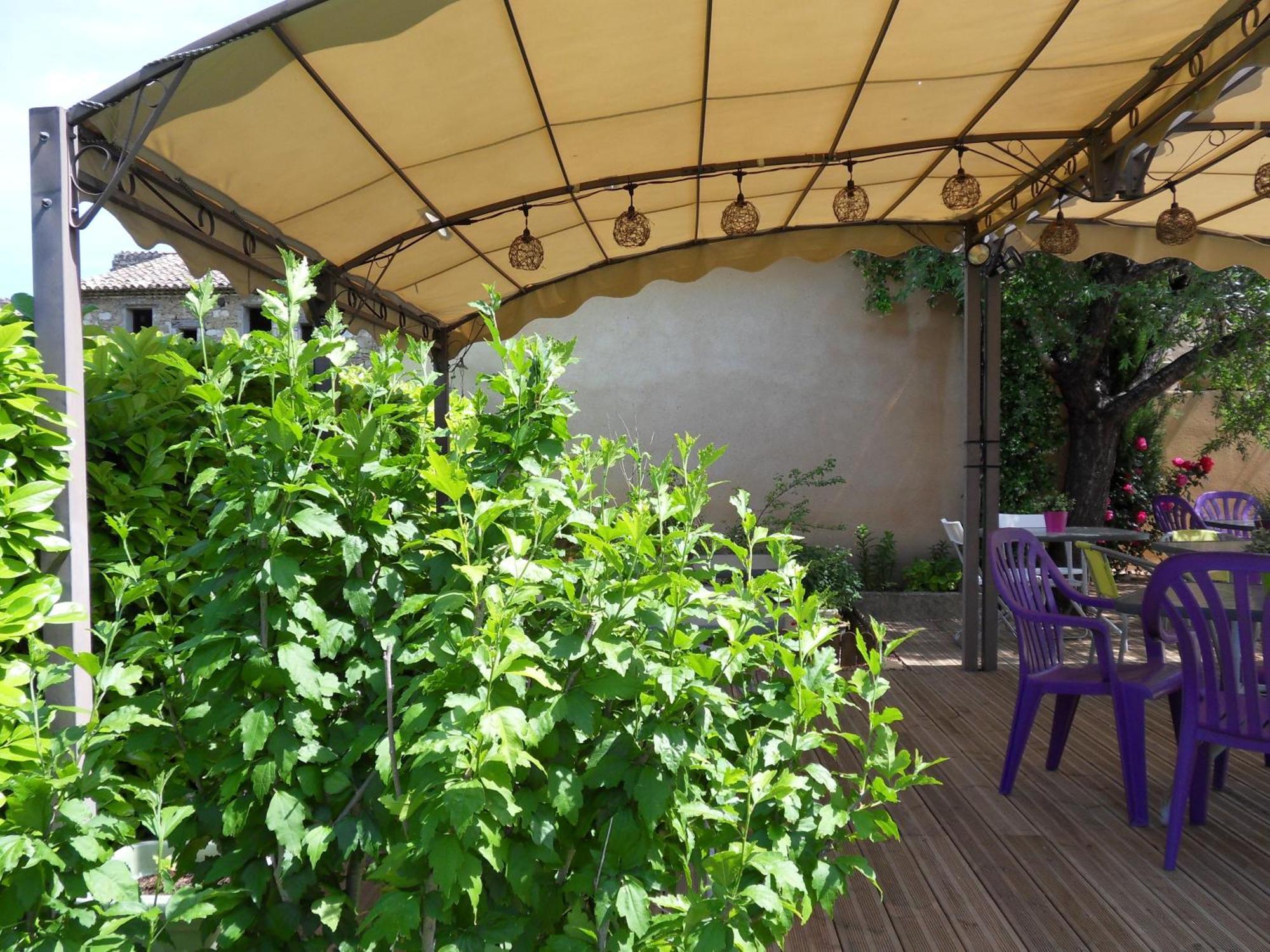 Le Jardin D'Ivana Chambres D'Hotes B&B Avec Piscine Chauffee Oppede Exterior photo