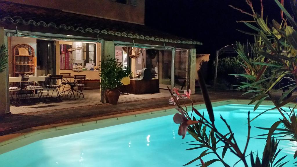 Le Jardin D'Ivana Chambres D'Hotes B&B Avec Piscine Chauffee Oppede Exterior photo