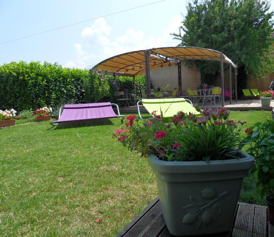 Le Jardin D'Ivana Chambres D'Hotes B&B Avec Piscine Chauffee Oppede Room photo