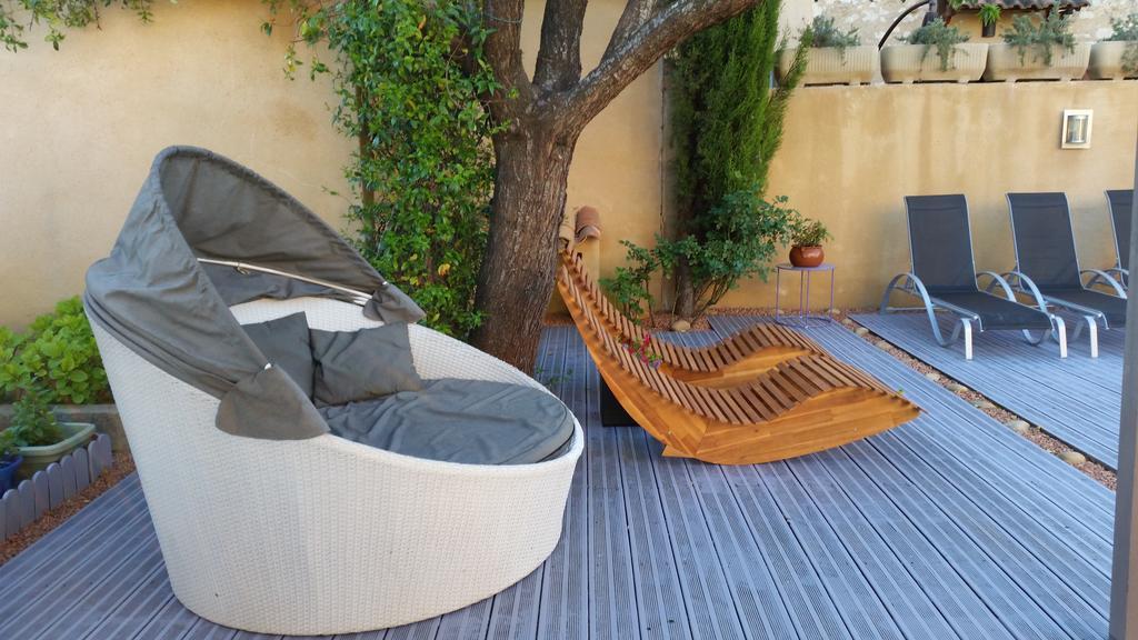 Le Jardin D'Ivana Chambres D'Hotes B&B Avec Piscine Chauffee Oppede Exterior photo